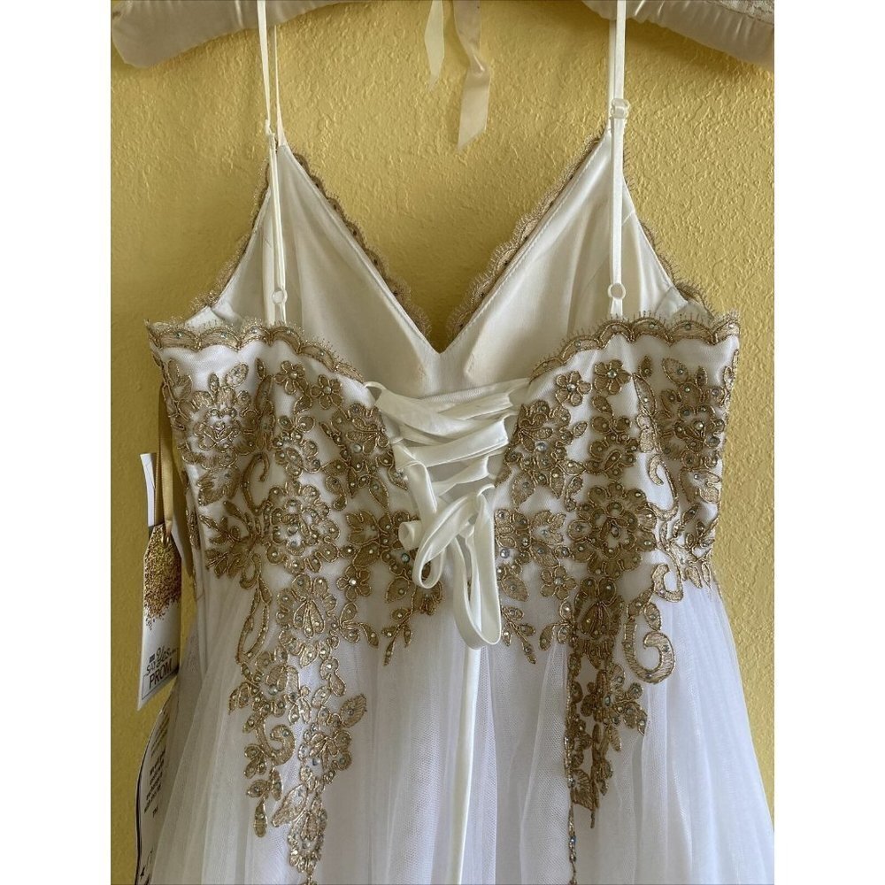 Say Yes to the Prom NEW Juniors' Quinceanera Embroidered Lace Gown Winter Formal - Picture 6 of 12